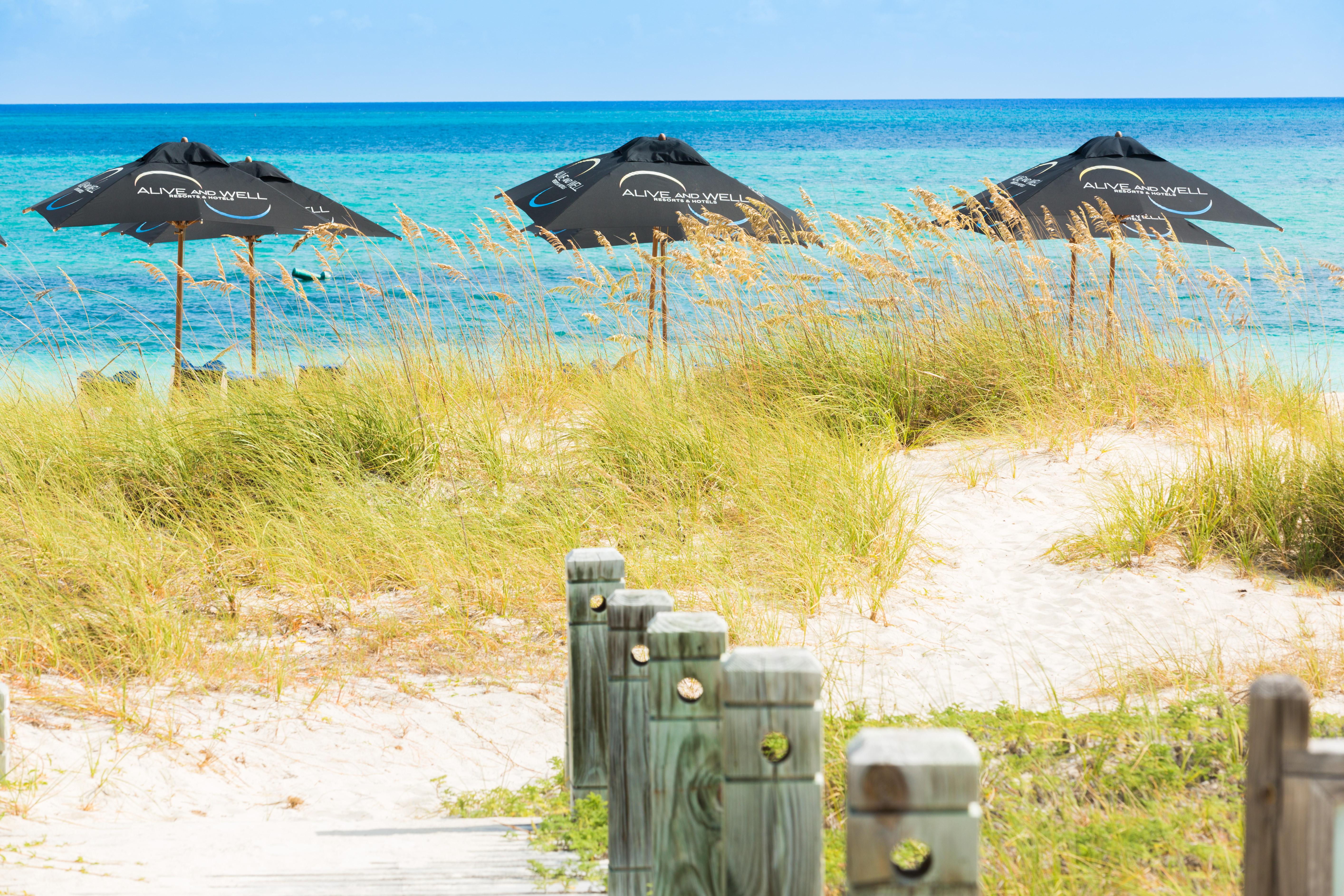 One On Marlin Resort (Adults Only) Turtle Cove Екстериор снимка