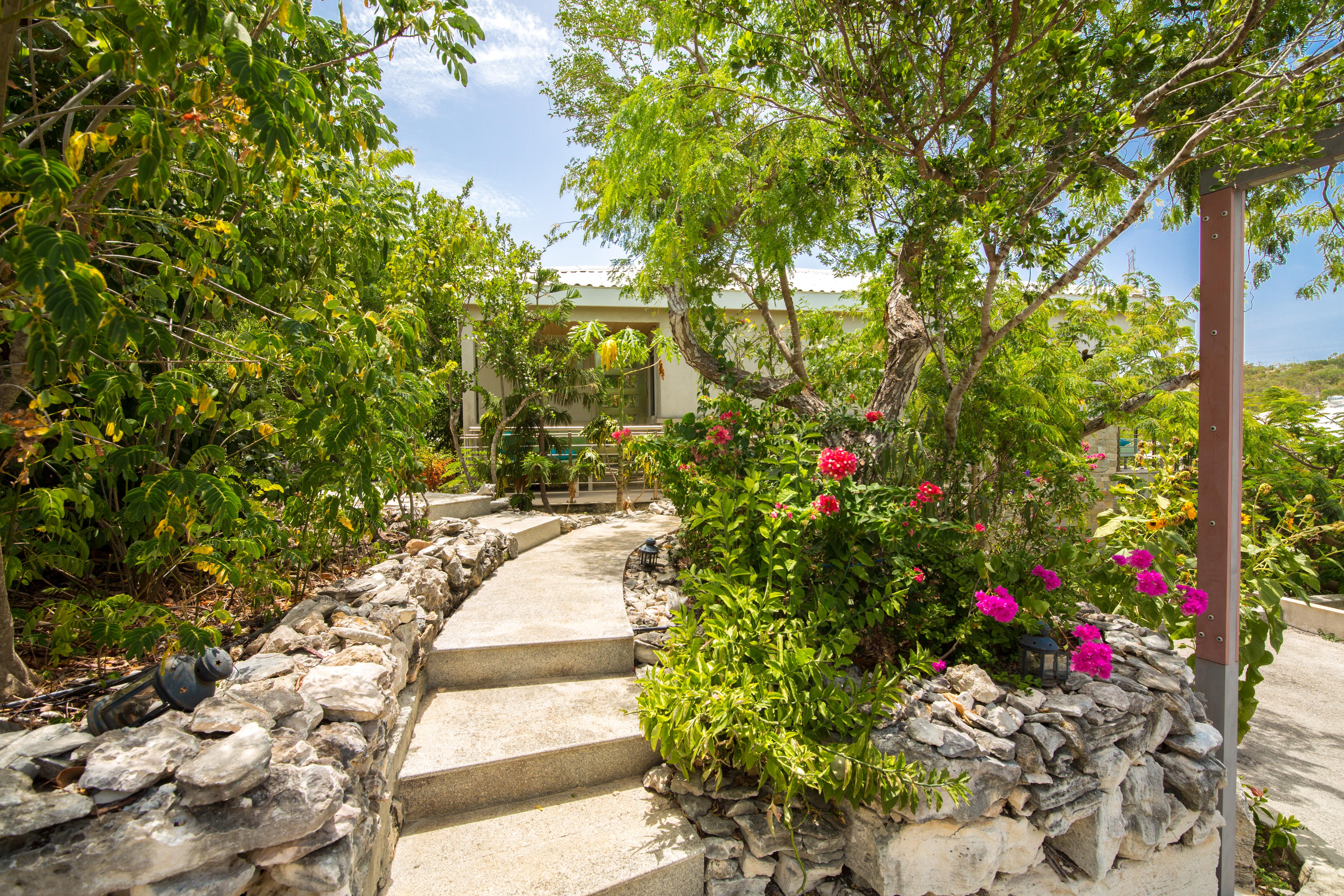 One On Marlin Resort (Adults Only) Turtle Cove Екстериор снимка
