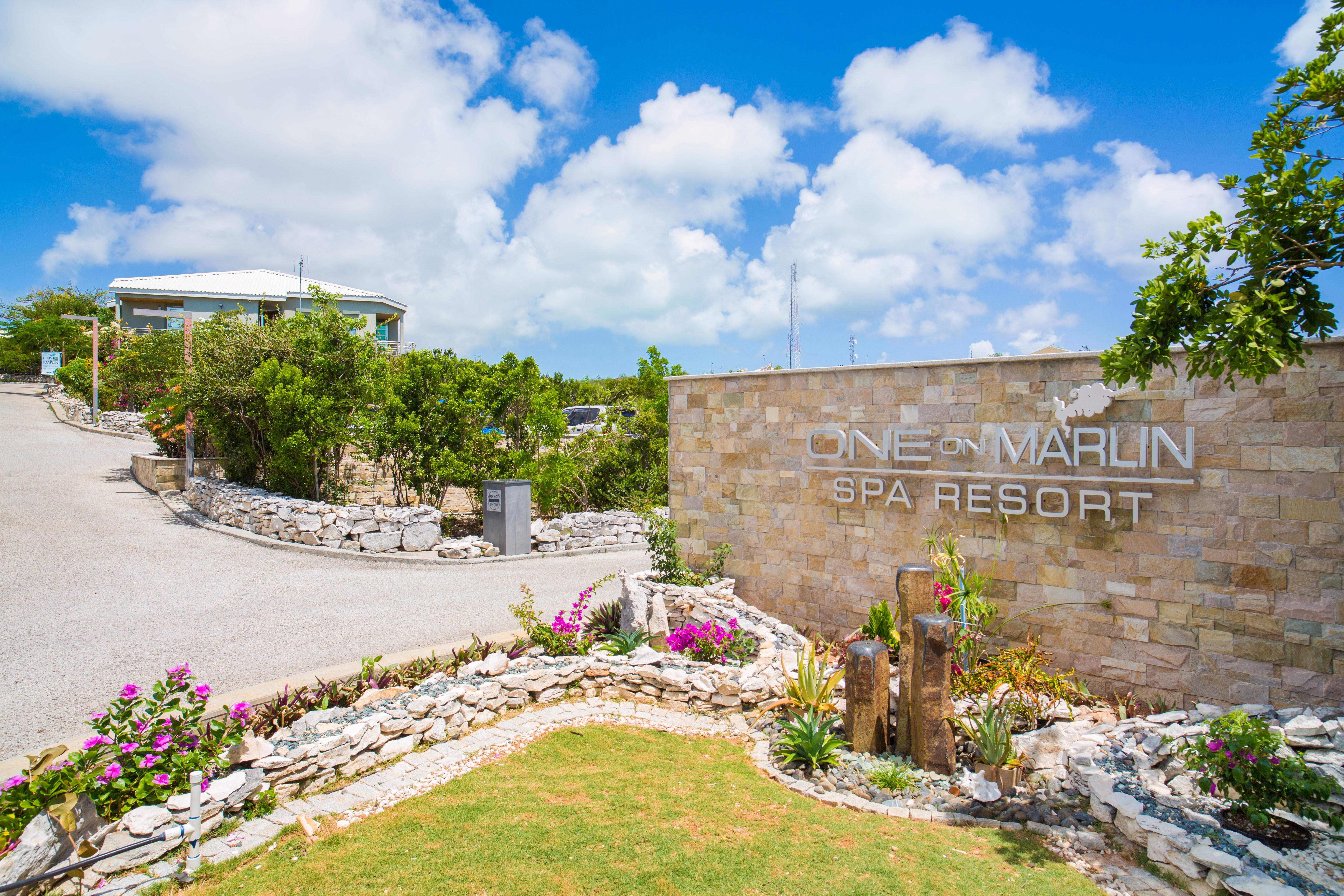 One On Marlin Resort (Adults Only) Turtle Cove Екстериор снимка