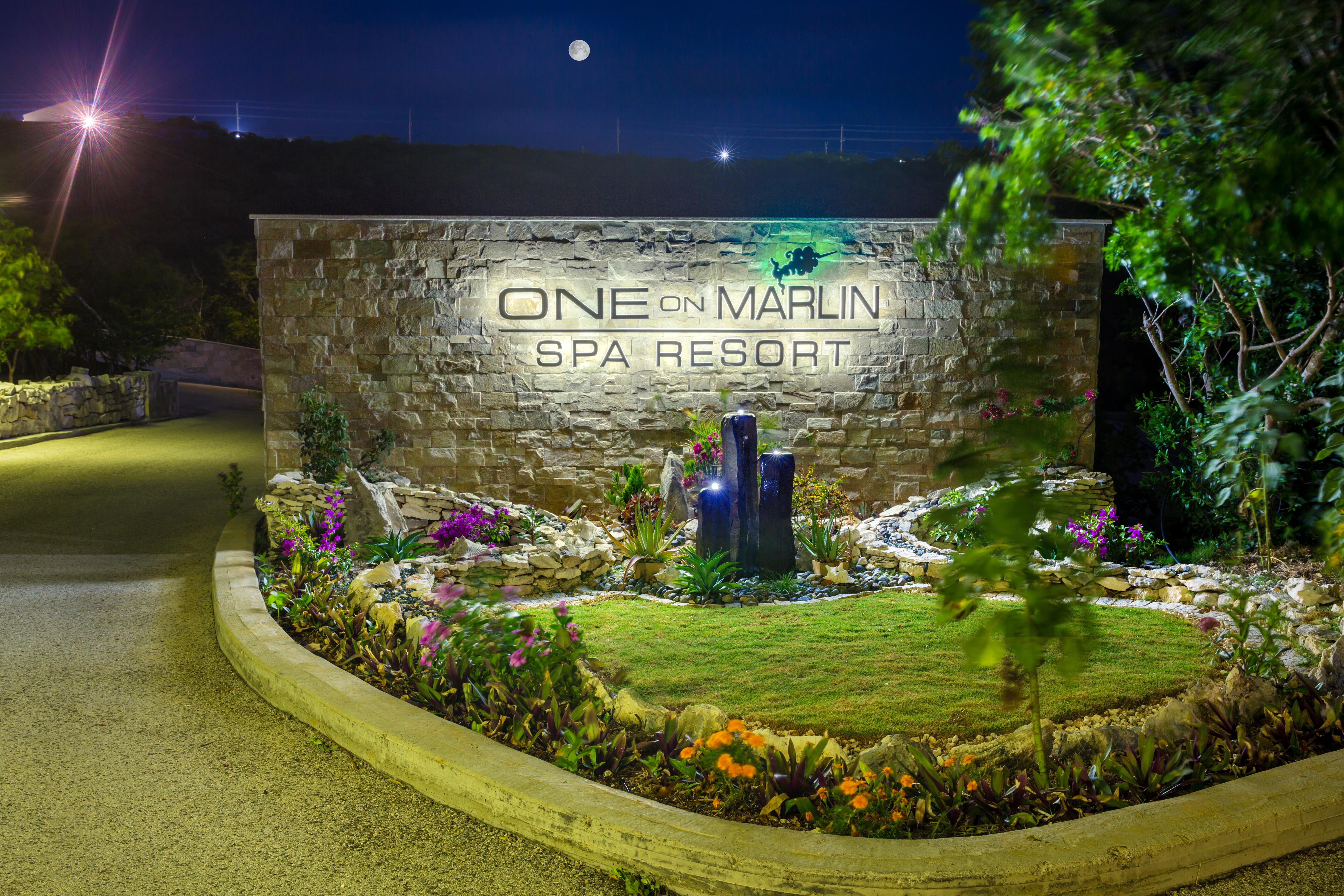 One On Marlin Resort (Adults Only) Turtle Cove Екстериор снимка