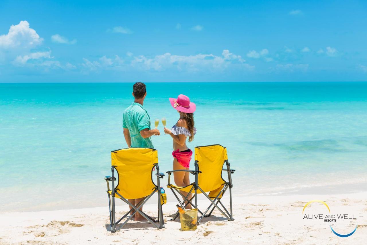 One On Marlin Resort (Adults Only) Turtle Cove Екстериор снимка